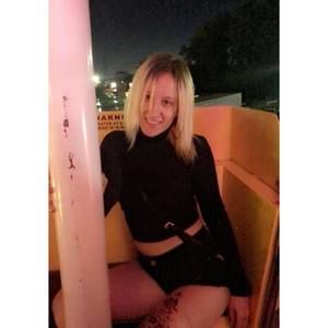 Meet your Posher, Laura